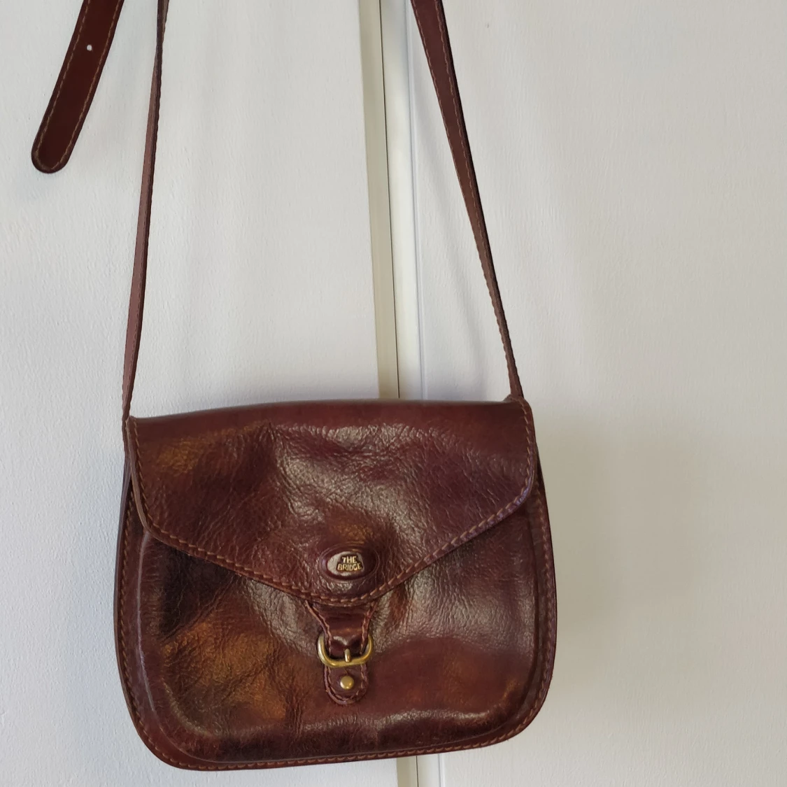 Bridge axelremsväska