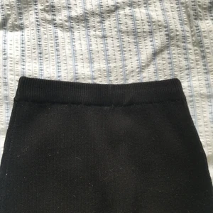 Fin ribbad  kjol:) - Nyskick från hornstulssmarknaden. Väldigt mjuk