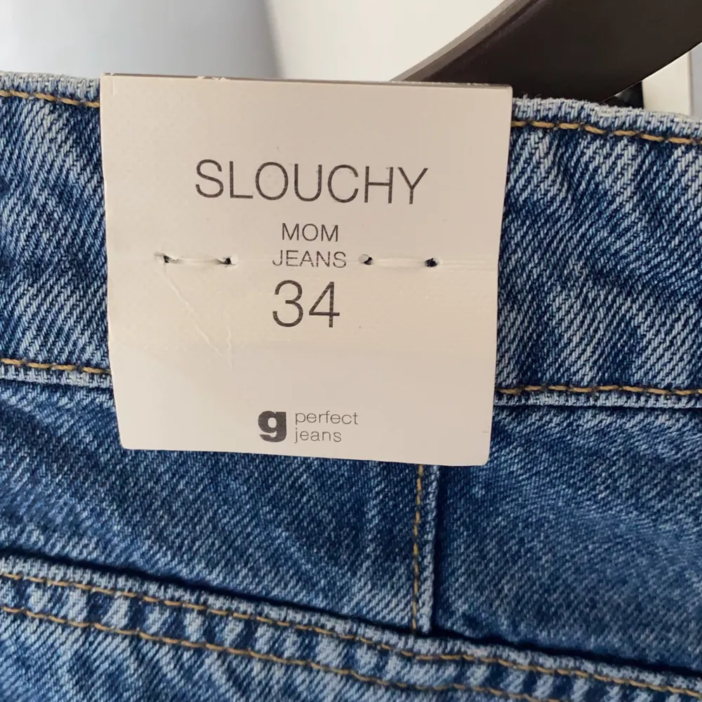 Säljer dessa väl sparade jeansen från Gina Tricot, då dom inte kommer till användning. Dom har aldrig använts och endast blivit testade på.. Jeans & Byxor.