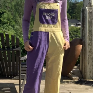 Multicolored colorblock overall size small - Oanvända lila och gula overaller 
