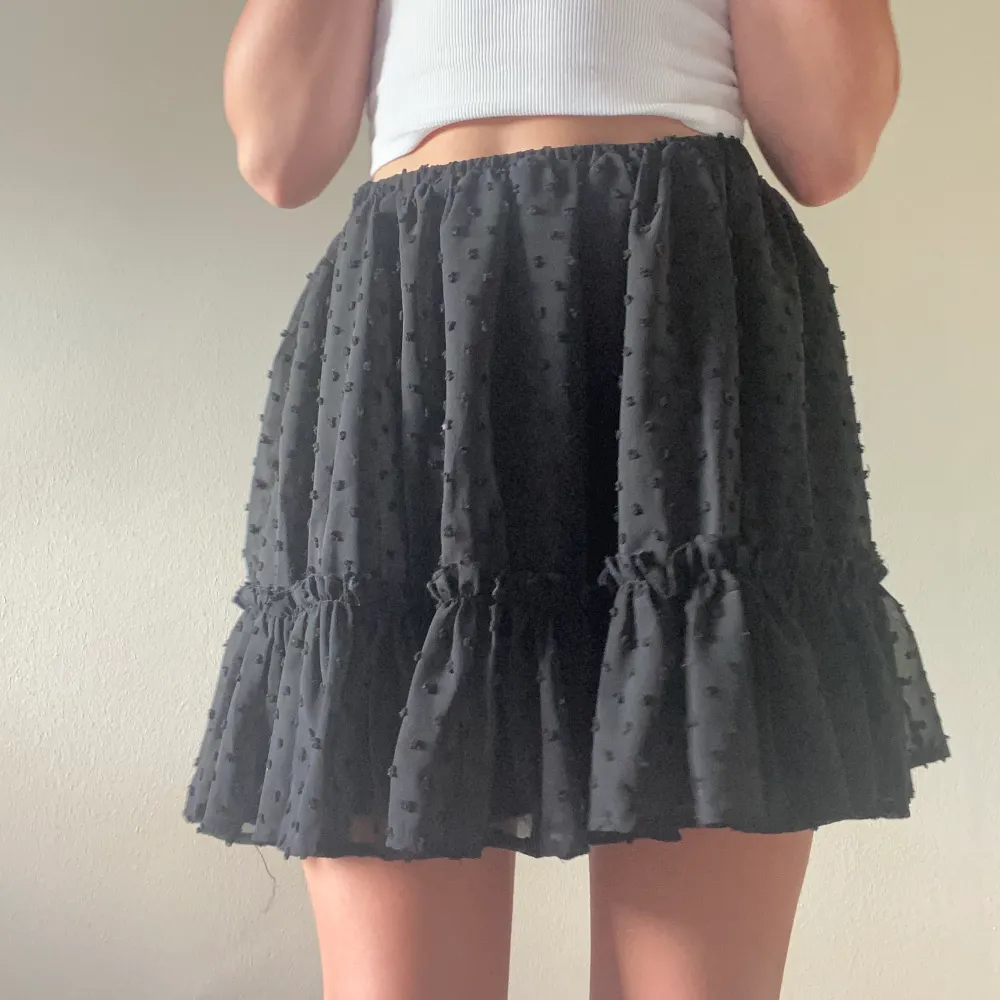 Jättefin kjol från Shein i storlek S. Använd 1 gång, alltså som nyskick🥰. Kjolar.