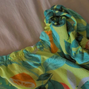 Ginatricot, blus t-shirt  - En jätte fin och luftig blus från ginatricot, använd kanske 4-5 gånger . Köparen står för frakten ❤️