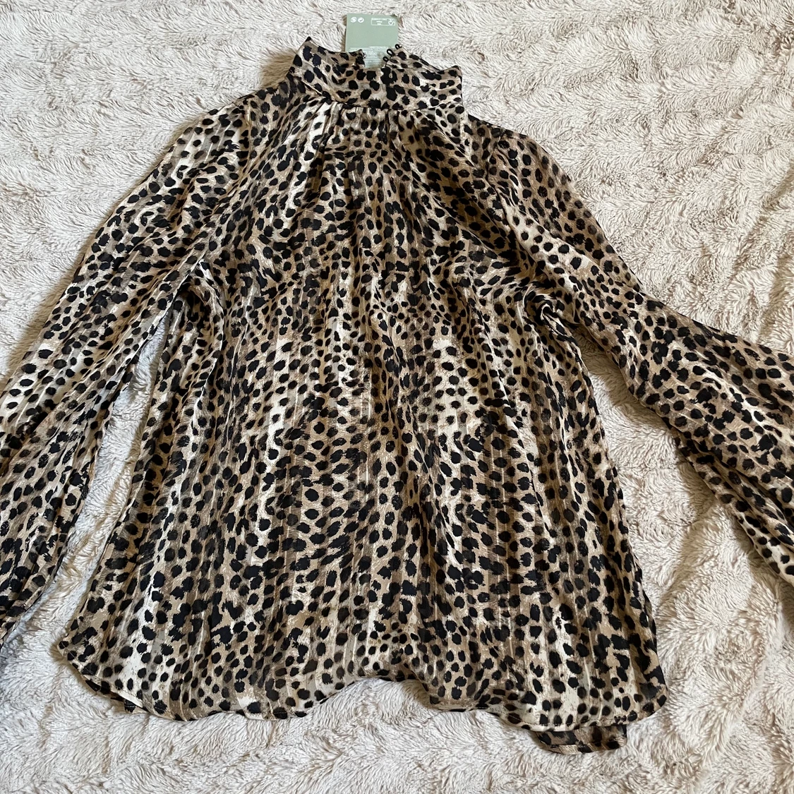 Blus med leopardmönster stl XS - 90