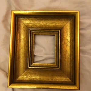 Guld ram - Möts upp på Södermalm eller fraktar men då står köparen för frakten