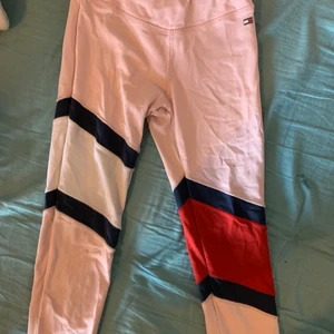 Tommy hilfiger  - Som nya 