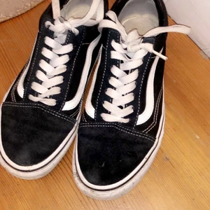 Vans - Vans i storlek 37,köptes i london förra året! 🌺
