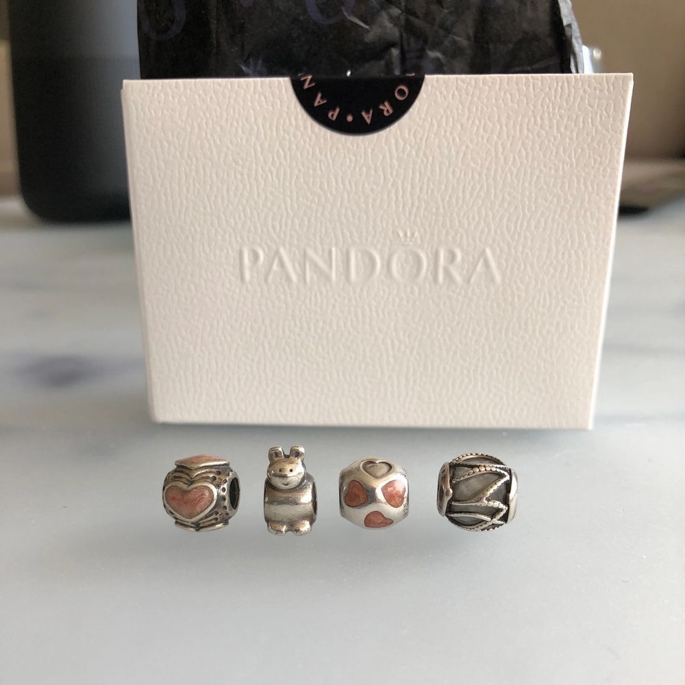 Pandora berlocker, 200kr styck. Endast katten finns kvar! 😊. Accessoarer.