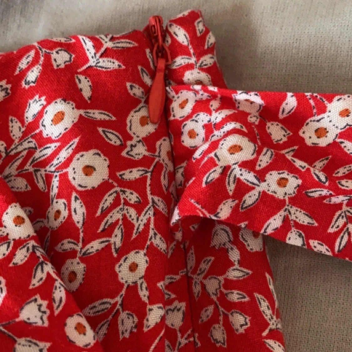 Röd blommig shein kjol  - 91