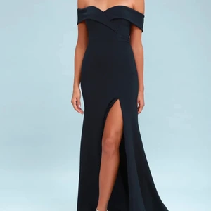 Långklänning, balklänning, storlek Small - Marinblå maxi klänning i storlek Small. Tyget är lite stretchigt. Aldrig använd.