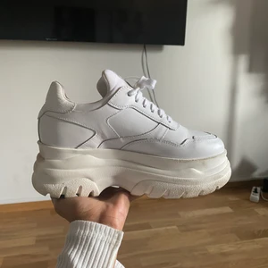 Skor - Har använt de några gånger. Storlek 37