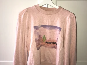 ganni tröja - Snygg ganni tröja i stl S⚡️ väldigt bra skik, änväd få gånger💕 säljer pga behöver pengar🥰✨ vid flera intresserade blir det budgivning💕🧚🏻‍♀️✨ buda till mig från 100 eller köp direkt för 320kr⚡️🧚🏻‍♀️