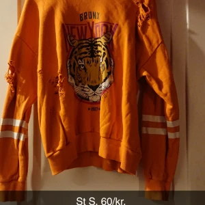 Tröjor - Pris och st står på korten. 