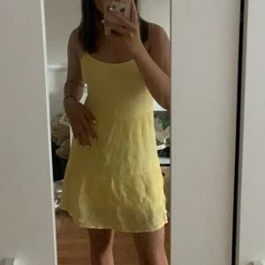 sommarklänning - superfin klänning från hm säljs inte längre storlek s pris 90kr+frakt