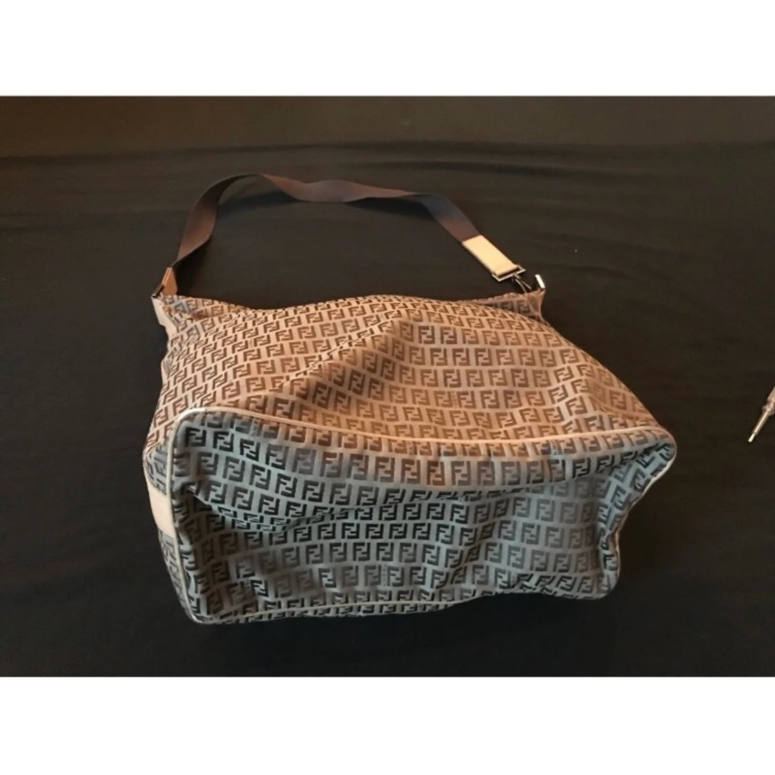 FENDI CROSSBODY BAG (äkta)  - 90