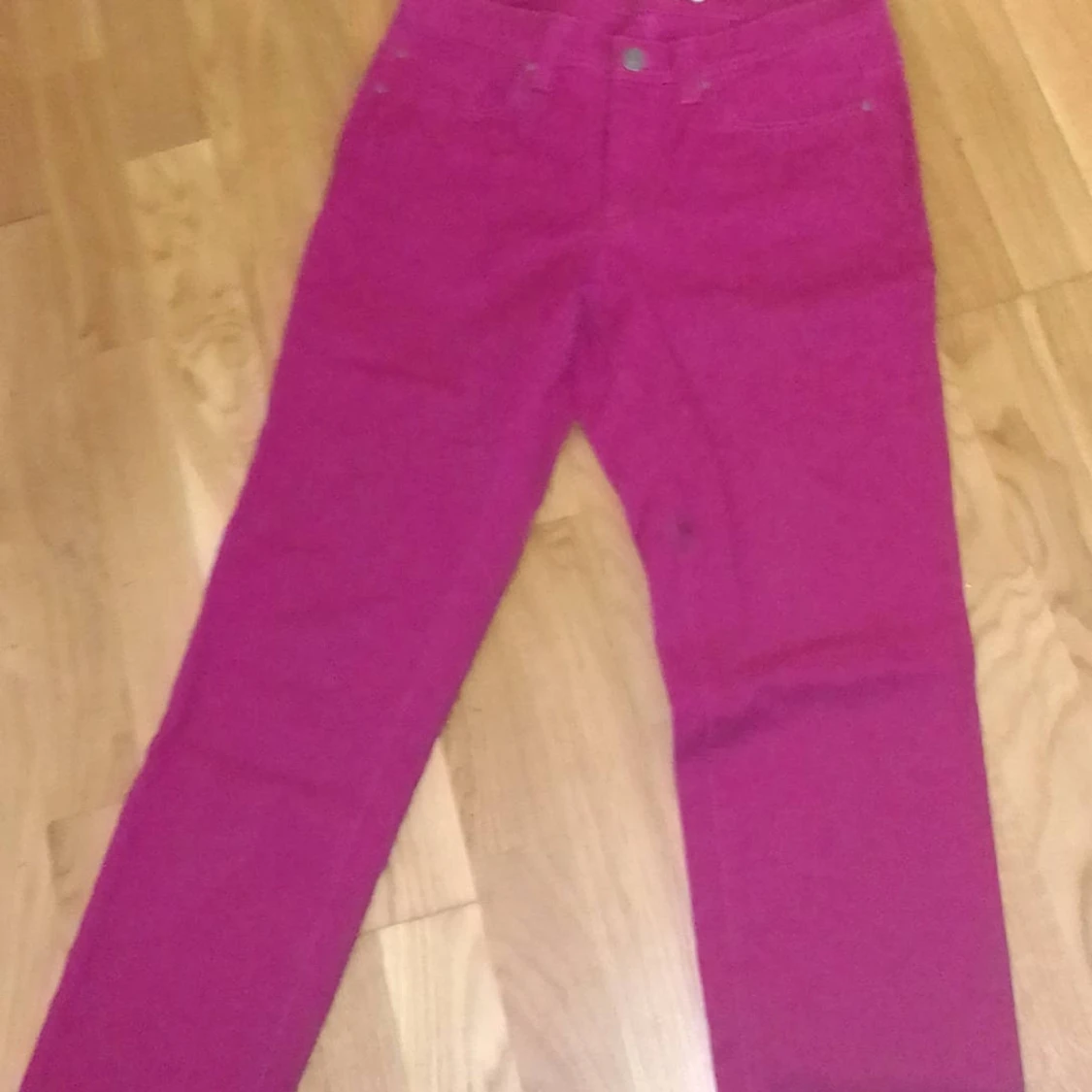 HOT pink jeans - 91