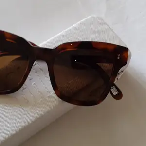 Snygga nya CHIMI solglasögon modell 005 brun
