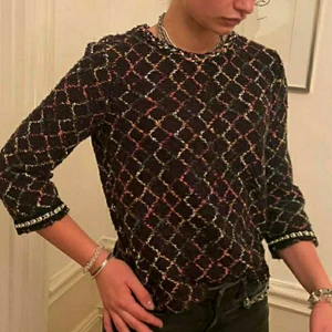 Fancy topp från Zara✨✨ - Nyskick me fint mönster passa på♥️♥️♥️♥️pris e alltid diskuterbart och skriv för fler bilder eller om du undrar något💙💙💟💟