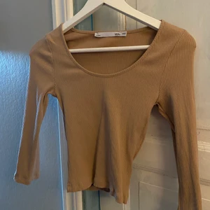 Vanlig topp - En vardaglig topp. Pris 40kr + frakt på 45kr