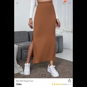 Oanvänd kjol - Säljer en kjol som jag köpt på shein för 119kr. Den är helt oanvänd och säljer för den inte passade mig alls. Den är i L men den är mindre än så, skulle säga M. Säljer den för 60kr med fri frakt