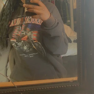 Hoodie - relativt ny, nypris:499💕 Flera intresserade budgvining, köparen står för frakt💕