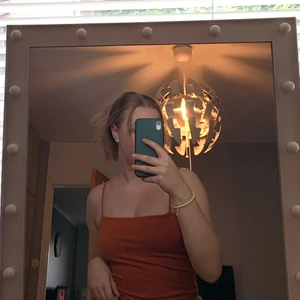 Roströd/orange topp - Roströd/orange topp från Gina tricot i strl S