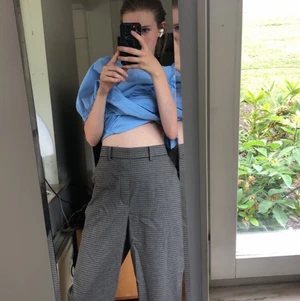 Rutiga kostymbyxor  - Säljer dessa byxor i storlek S. Kommer inte ihåg märket!! 