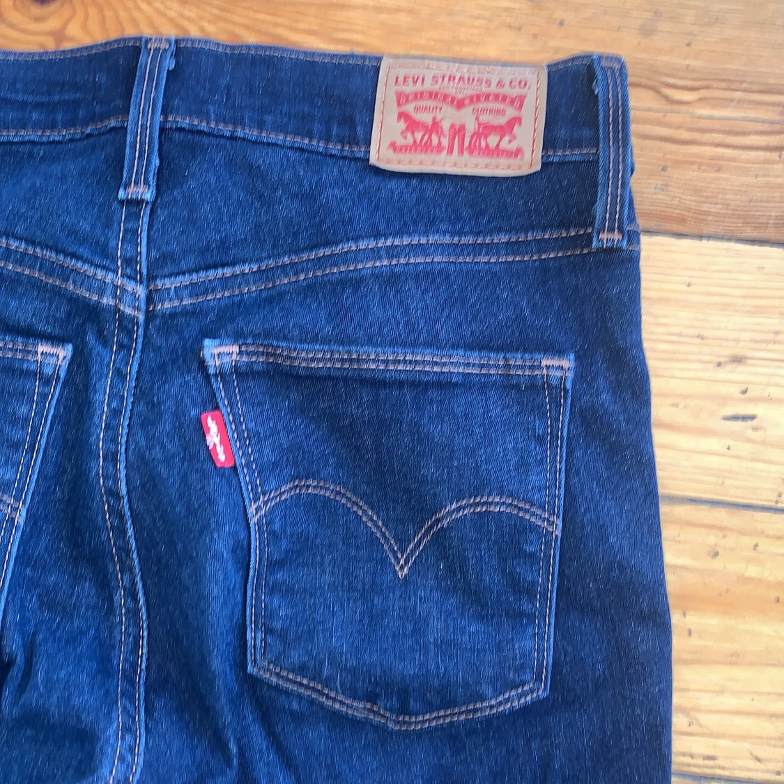 Levi Slimming Skinny mörkblå strl 27 - 91