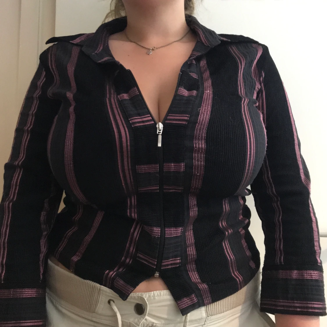 Gullig skjorta med dragkedja  - 90