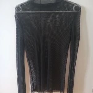 Mesh tröja  - En mesh tröja som är i storlek M och har aldrig använt den förr, 60 kr + frakt men kan mötas upp i Malmö eller Lund! 💝