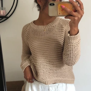 Stickad tröja strl S - Säljer denna super fina tröja från bikbok i storleken S. Den är nästan aldrig använd och är i bra skick. Buda privat❤️