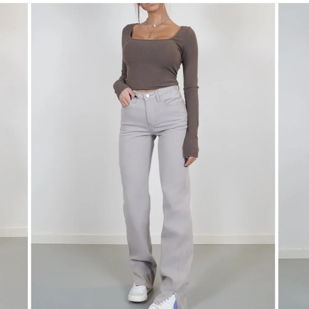 Säljer dessa gråa venderbys jeans. Använda fåtal gånger. Säljer även samma model i blå. Skriv till mig vid frågor eller om du är intresserad.🤍. Jeans & Byxor.