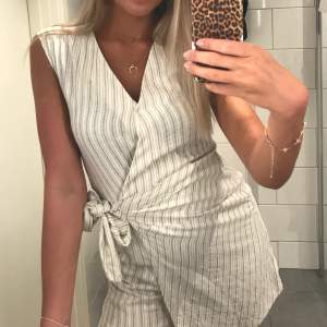 Randig jumpsuit från zara, storlek S🤍