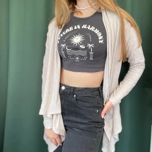 Ljusgrå cardigan S - Ljusgrå/brun cardigan i superbra skick! Strl. S