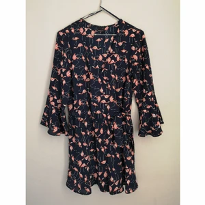 Flamingo jumpsuit - Stl. 34, fint skick använd fåtal gånger. 