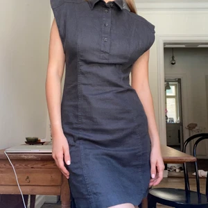 Klänning av linnematerial! - Klänning utan ärm med prislapp kvar! 