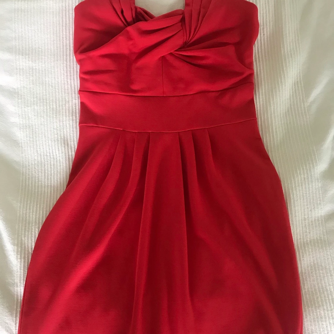 En fin röd klänning utan band ❤️ - 90