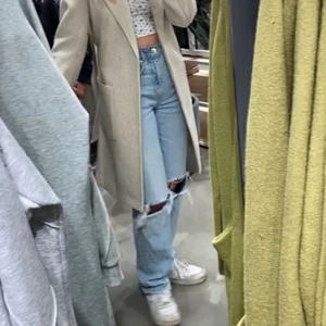 gina jeans - SKITSNYGGA jeans ifrån gina tricot som längre inte passar då de är för små, i nyskick 