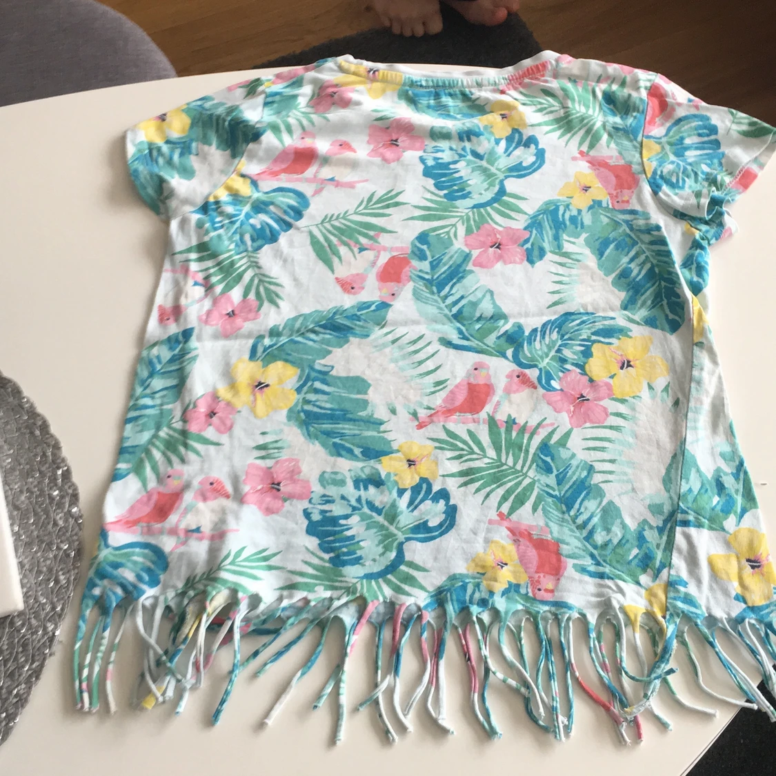 En färgglad sommar tröja  - 90