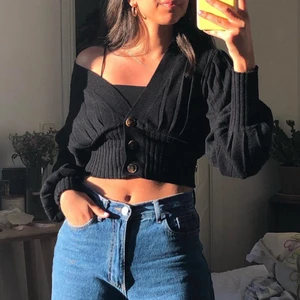 kofta - mjuk o härlig kofta från nakd i gott skick🥰🥰 säljer pga inte använt på ett bra tag :( strl S, 150kr exklusive frakt🌈