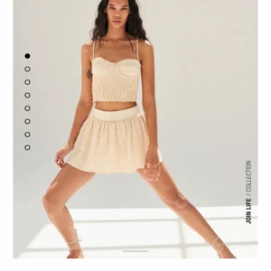 Kjol - Kjol från Zara helt ny med prislapp passar mig som är en Xs , dirket 350kr