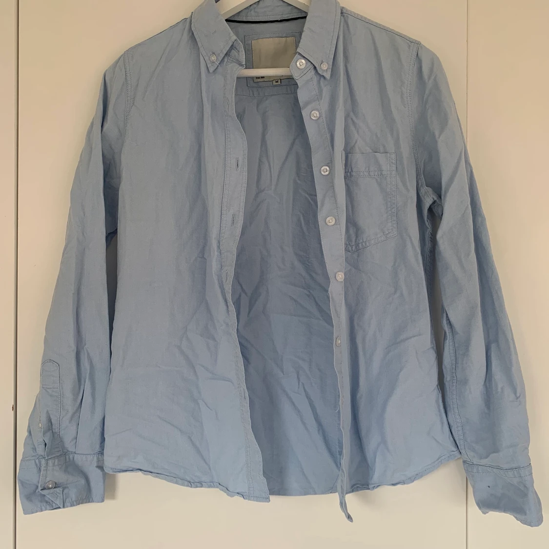 Ljusblå skjorta  - 90