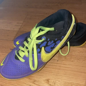 Gympaskor  - Har använt den några gånger men ska sälja den då jag inte använder den längre! 