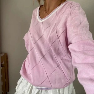 Rosa tröja - Lägger ut igen pga köparen slutade svara mitt i köpet. Säljer en superfin rosa vintage tröja från abacus.