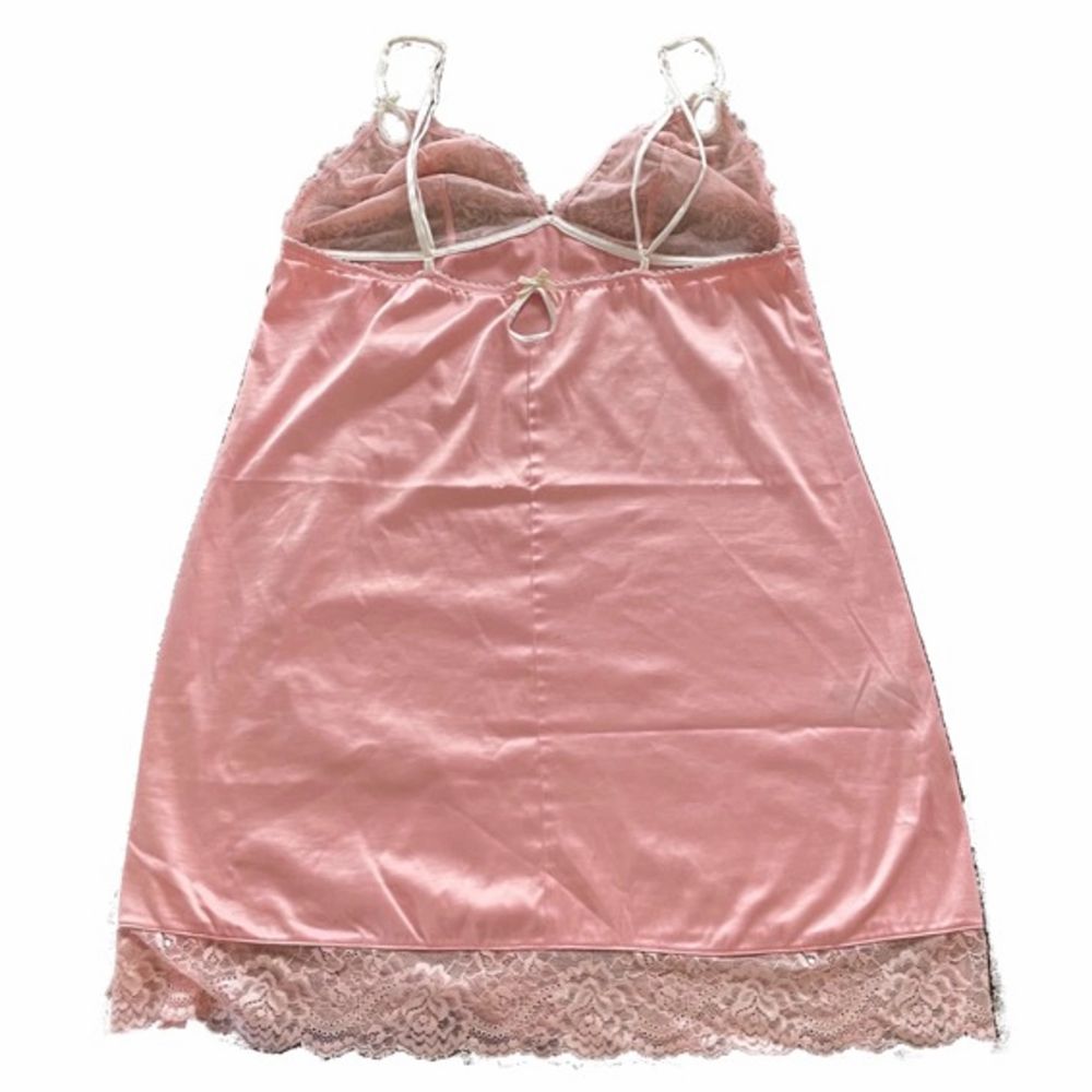 Vintage silkes lingerie klänning i storlek M, passar storlekar S-L. . Klänningar.