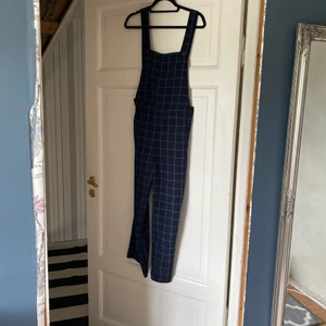 Rutiga Hängselbyxor  - Oanvända