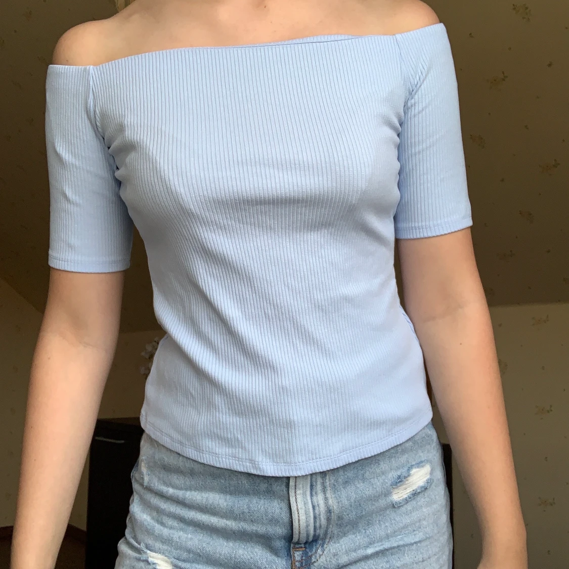 Ljusblå tröja från h&m, prislapp kvar