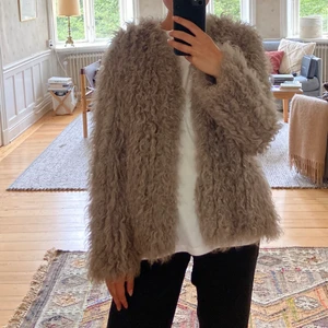 Fårpäls jacka från Twist and Tango 💞💞 - Finaste mysigaste jackan, såååå mjuk och köpt för flera tusenlappar 🕊🕊🕊