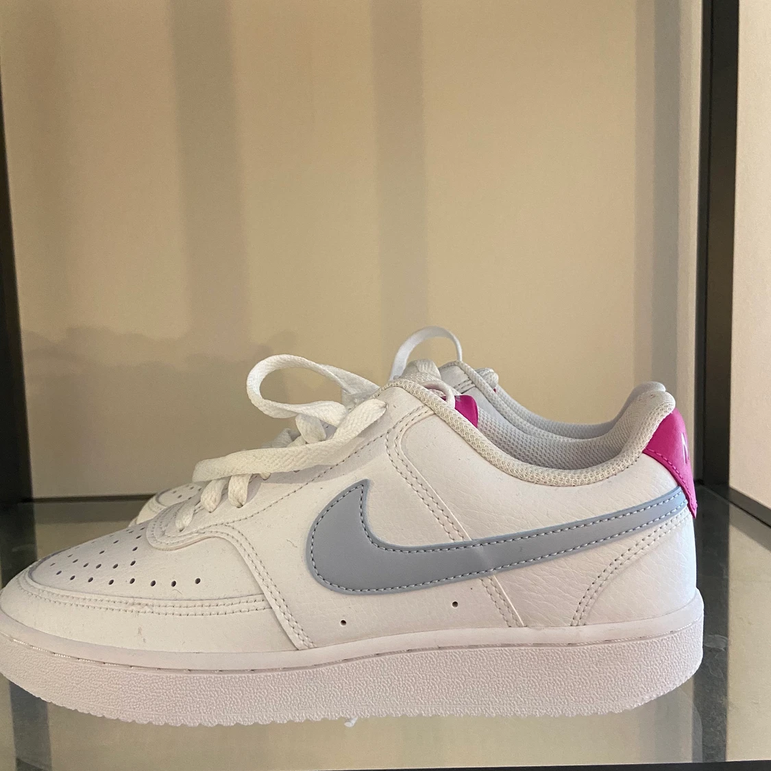  NIKE court vision low white- oanvända 