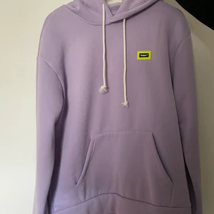 Hoodie, strl M - Denna hoodie kommer aldrig till användning därför säljs den, den passar S, M och L 