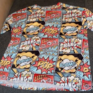 Comic book tryck t-shirt  - Den är silkig och bekväm och jag tror att många skulle gilla den.